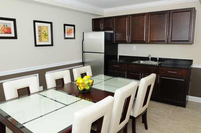 Foto del edificio - Edison Woods Senior