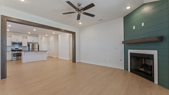 Building Photo - "Superb 4-Bed Oasis with Granite Elegance & a Cozy Fireplace in Fayetteville!"