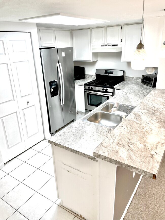 Foto del edificio - 604 Meredith Ln