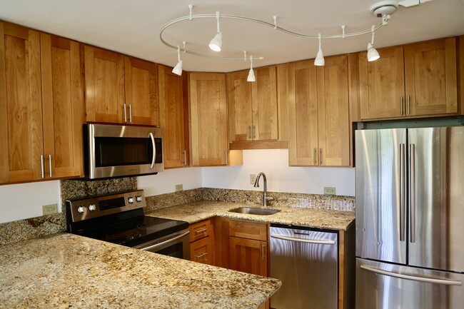 Kitchen - 6710 Hawaii Kai Dr