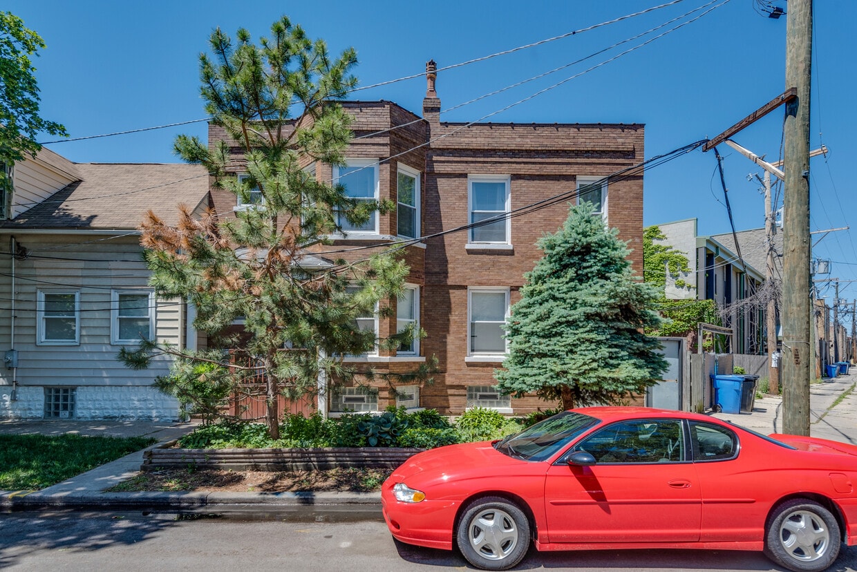 Primary Photo - 3120 N Oakley Ave