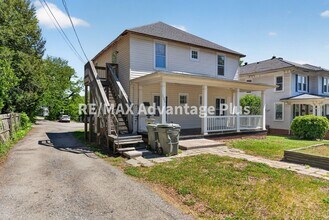 Building Photo - 106 Grove St