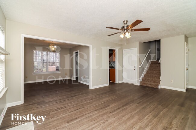 Foto del edificio - 70 Spring View Ct