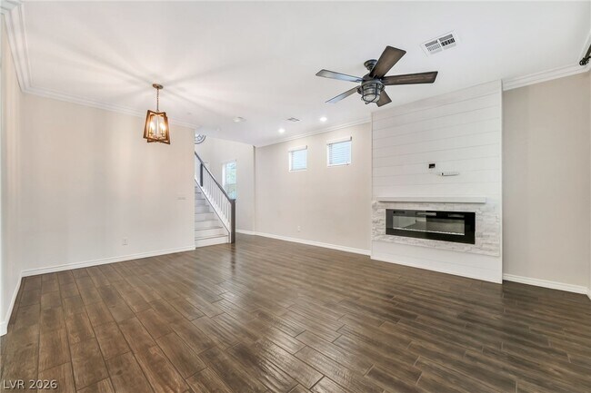 Foto del edificio - 900 Lotus Falls St