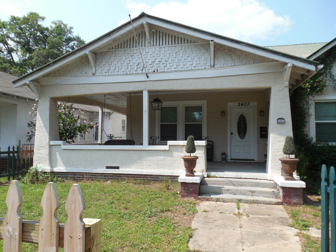 Primary Photo - 2407 Wrightsboro Rd
