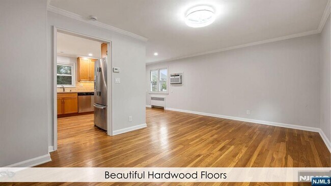 Foto del edificio - 464 Dorchester Rd