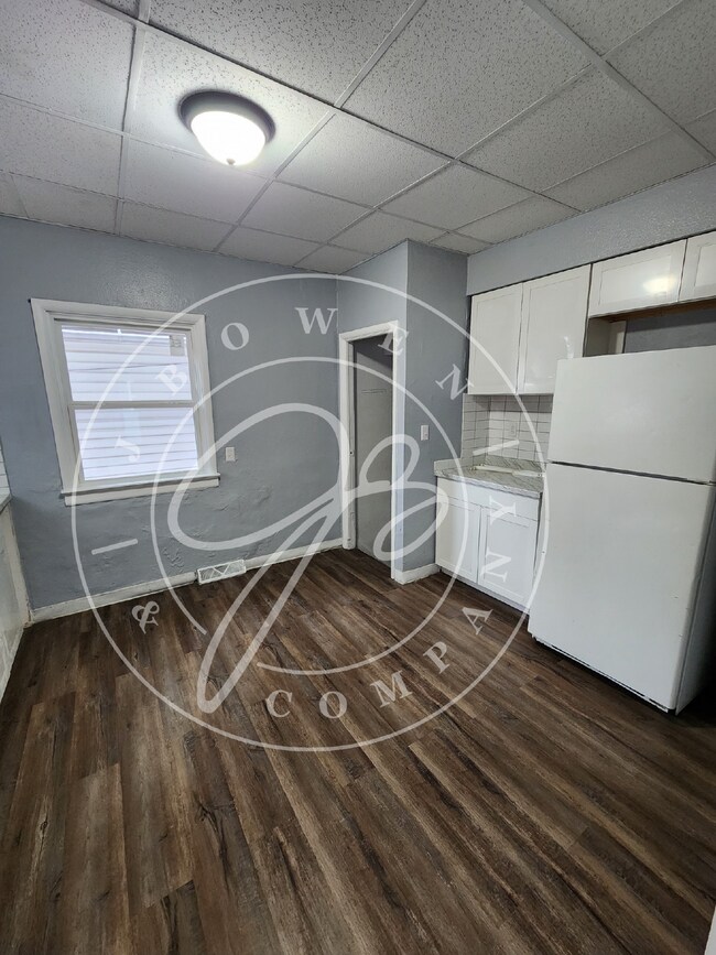 Foto del edificio - 3 bed 1 bath with lots of space!
