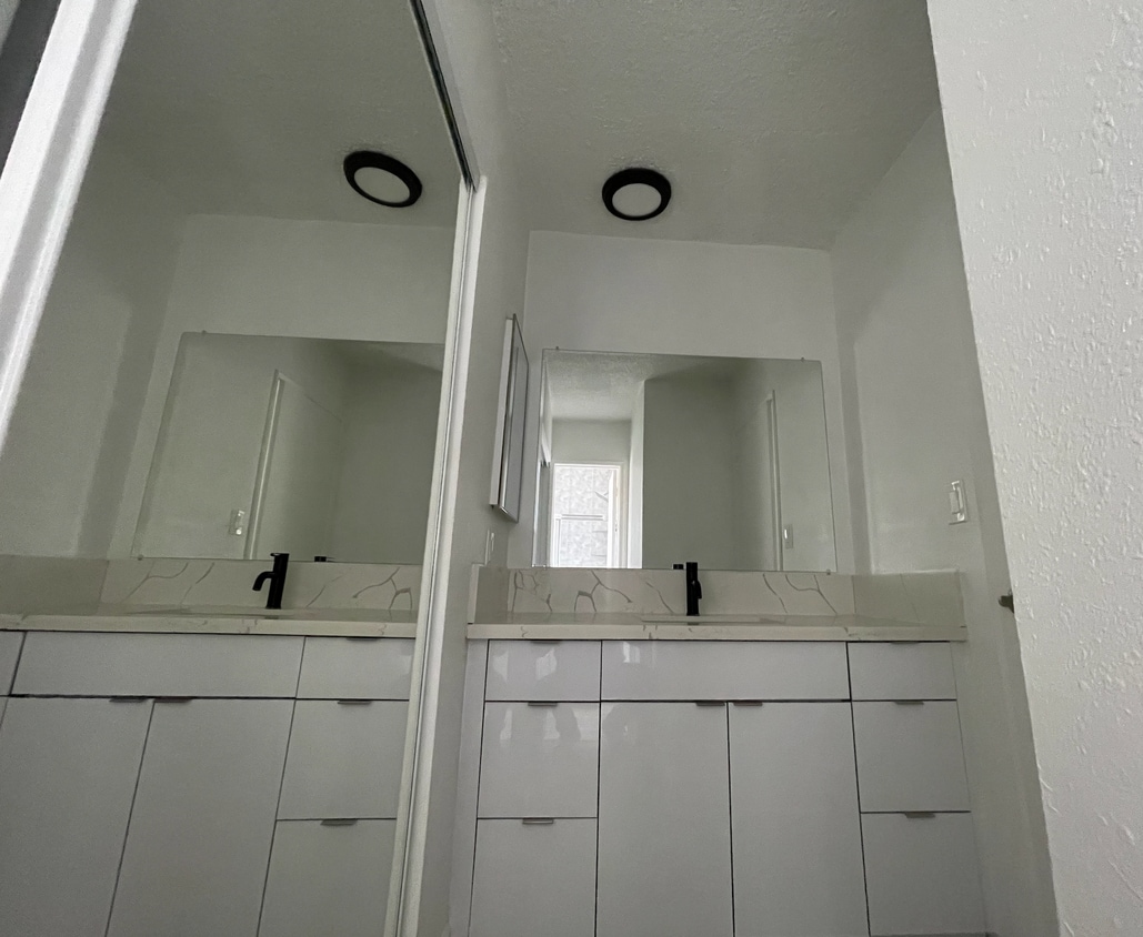 Building Photo - 6554 La Mirada Ave