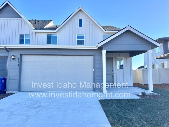 Foto del edificio - Beautiful less than a year old Luxury Townhome available soon!