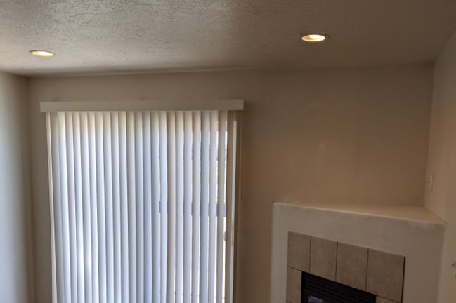 living room w/fireplace - 595 S Main St