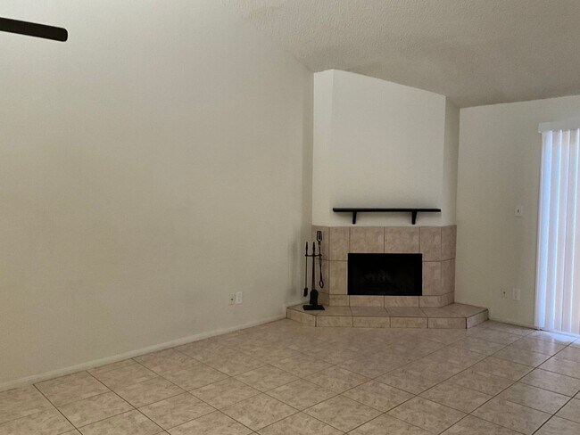 Foto del edificio - Great 3 bedroom 2 bath very close to Arcadia
