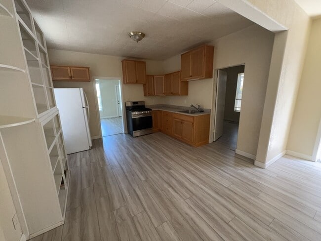 Foto del edificio - Charming 2 Bed 1 Bath home located in Eureka