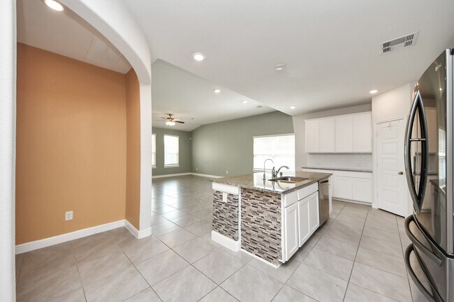 Foto del edificio - 4422 Sandhill Terrace Ln