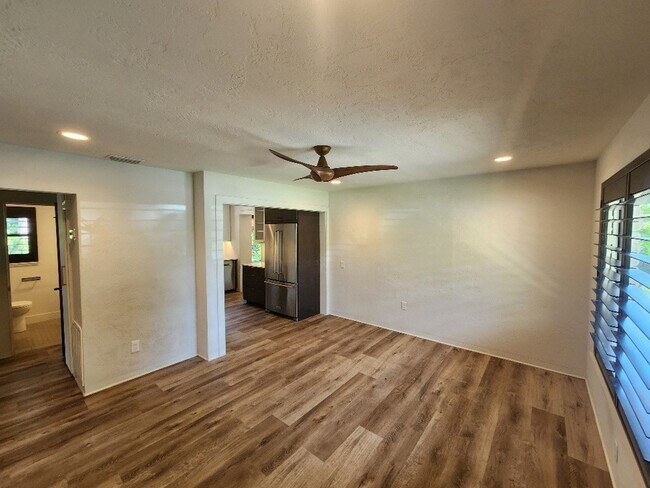 Foto del edificio - Charming 2 Bed 1 1/2 Bath Beachside Home