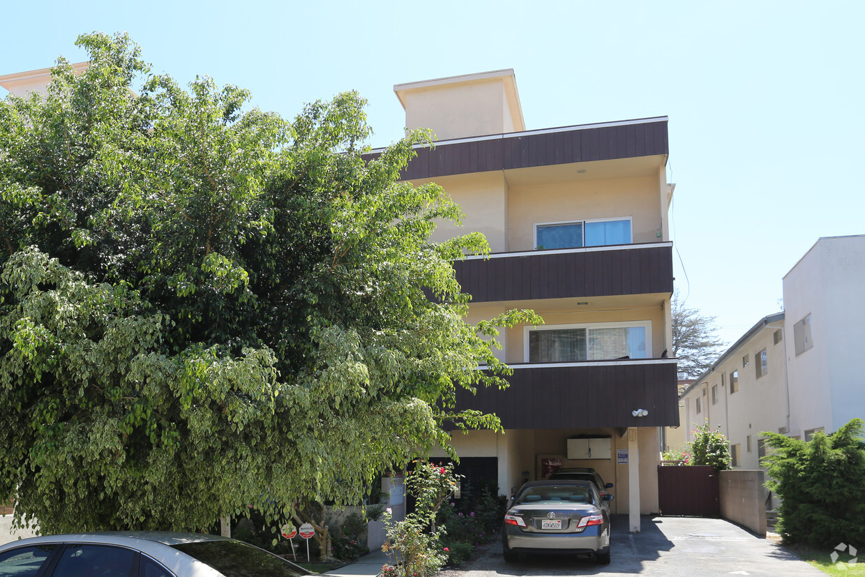 Primary Photo - Pelham Apartments