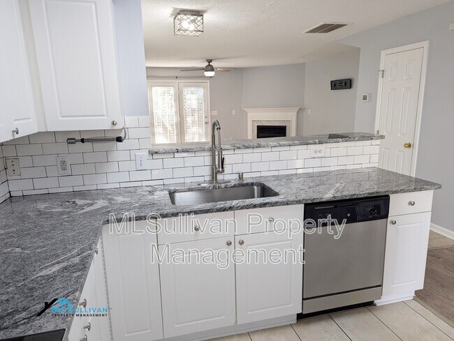 Building Photo - 2327 Turtle Point Dr