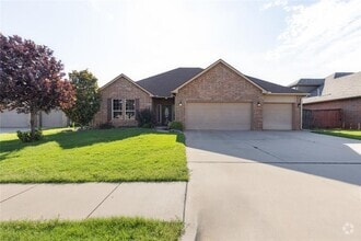 Building Photo - 2908 Marigold Ln