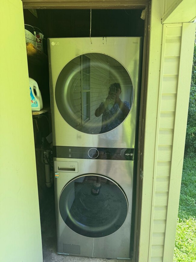 Building Photo - Four Bedroom, Two Bathroom House on Sharkey Street...Immediate Occupancy