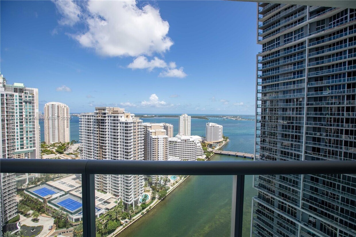 Foto principal - 475 Brickell Ave