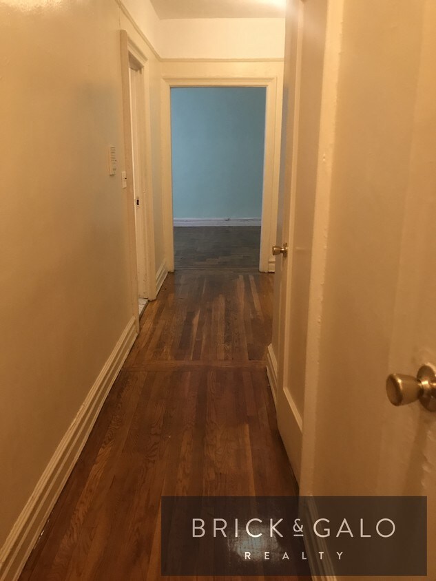 Primary Photo - 2110 Westbury Ct
