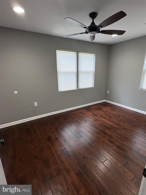 Foto principal - 5002 Barnaby Ln