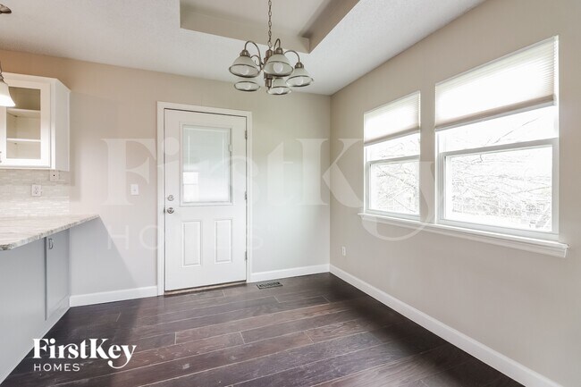 Foto del edificio - 412 N Crest Dr