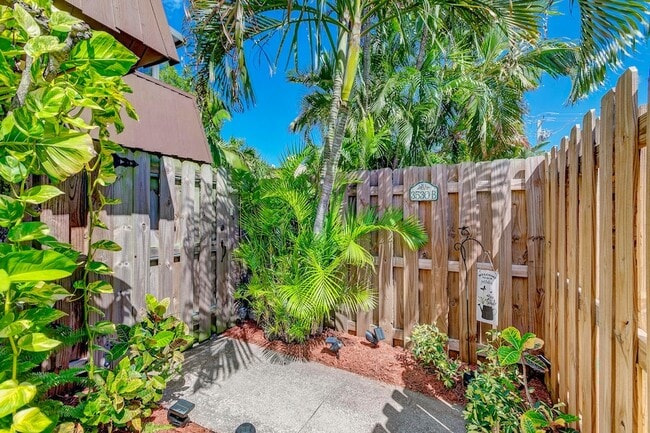 Photo - 3530 Gardens E Dr Townhome