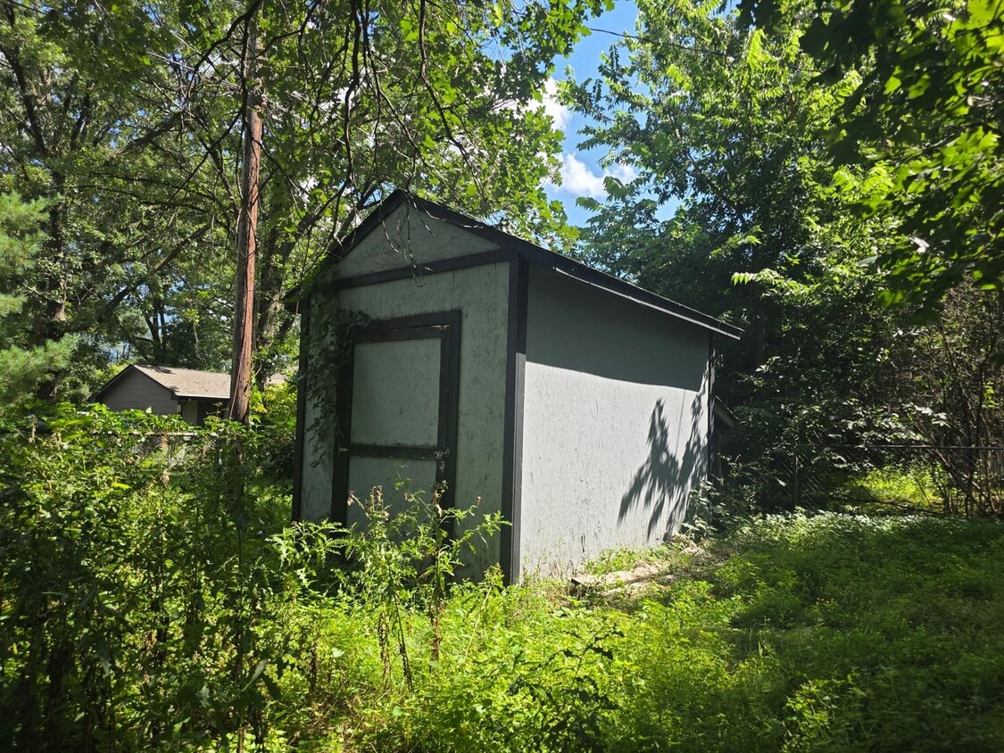 Building Photo - Spacious 3-Bedroom Home in Coon Rapids