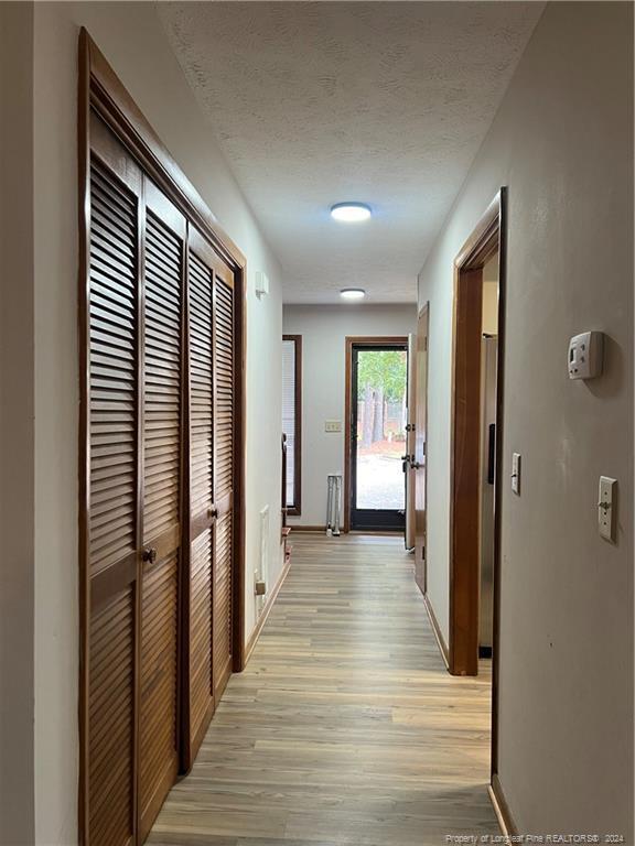 Foto del edificio - 1332 N Forest Dr