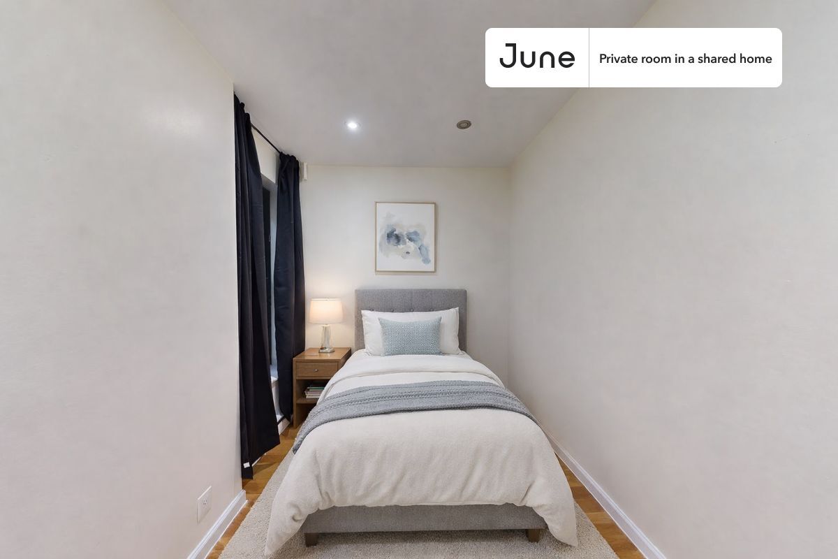 Room in Shared 3 bed/1 bath home - Room in Shared 3 bed/1 bath home