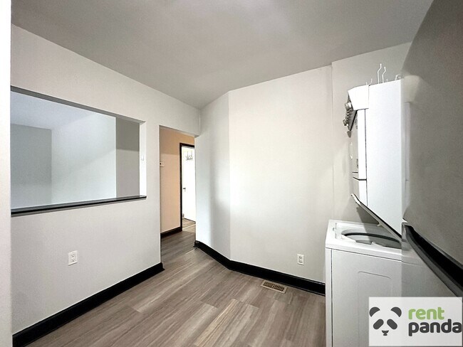 Building Photo - Baldwin Upper Unit