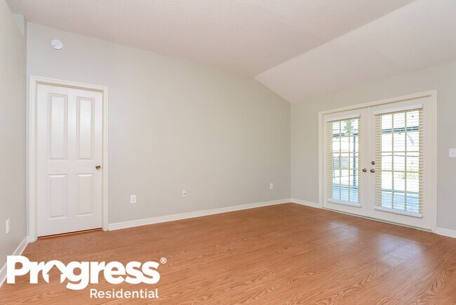 Building Photo - 14901 Rocky Ledge Dr