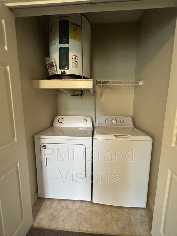 Foto del edificio - 1308 Arthur Ave