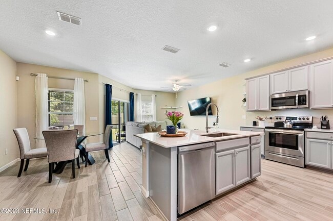 Building Photo - 12734 Josslyn Ln