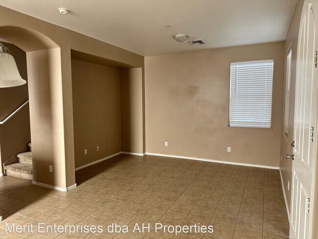 Building Photo - 3 br, 2.5 bath House - 2946 N EVERGREEN ST