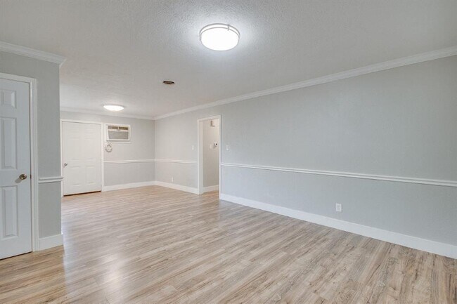 Foto del edificio - 306 W Saunders St