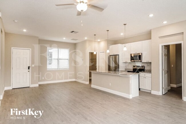 Building Photo - 674 Tobias St