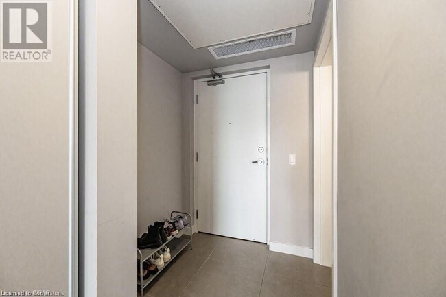 Building Photo - 308 Lester St