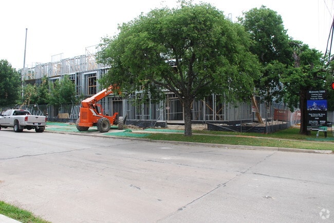 Building Photo - 5800 Mccommas Blvd