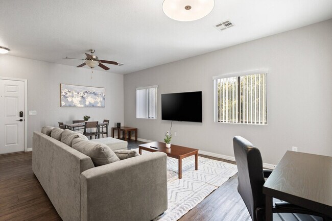 Foto del edificio - 18250 N 25th Ave