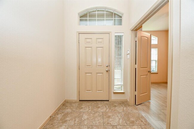 Building Photo - 11022 Ellison Ridge Dr