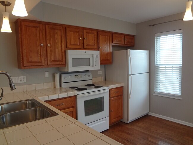 Foto del edificio - 755 Chandler Rd