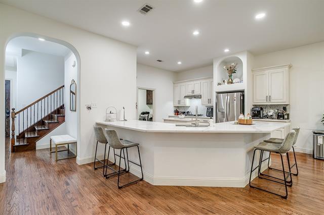 Building Photo - 3009 Montebello Drive