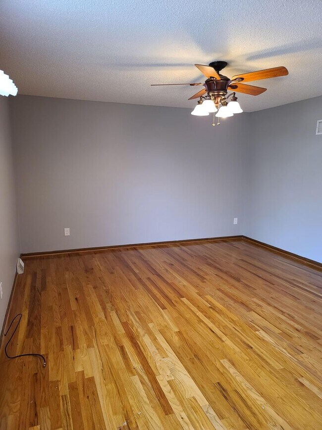 Foto del edificio - 2 Bedroom 1.5 Bath Townhome