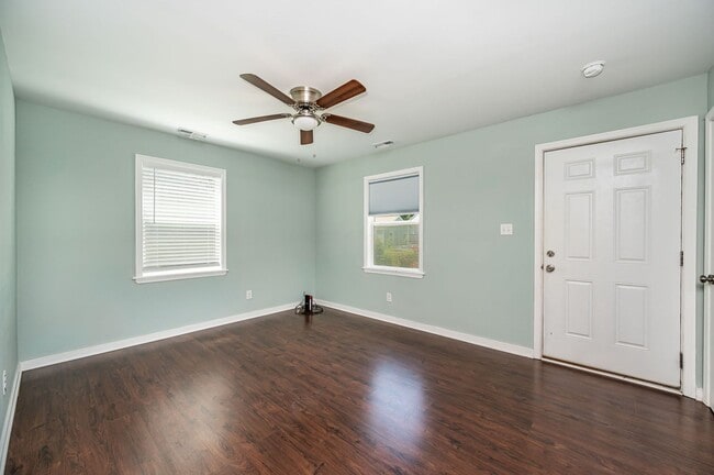 Building Photo - 1111 Sumpter St