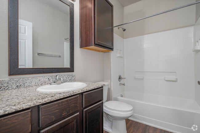 2BR, 2BA - 858SF - Bathroom 2 - Arroyo Seco Villas