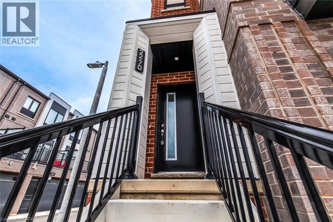 Photo du bâtiment - 70 Kenesky Dr