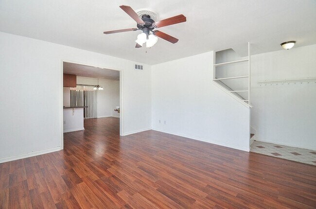 Foto del edificio - 515 Tallowood Rd