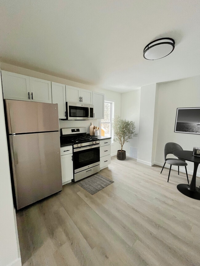 Foto del edificio - 608 E Bridge St