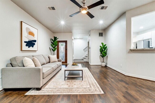 Foto del edificio - 1318 Peden St